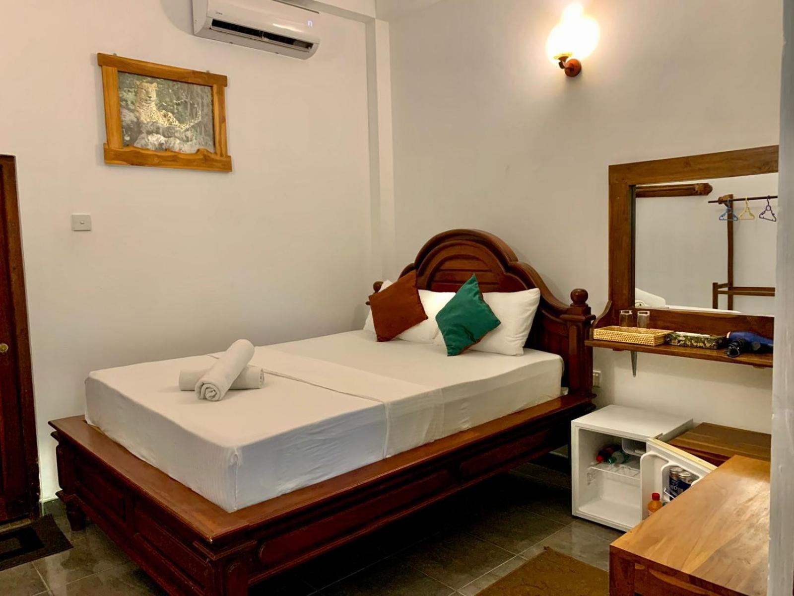 Hotel Walawa Blue Sapphire Udawalawe Exterior foto