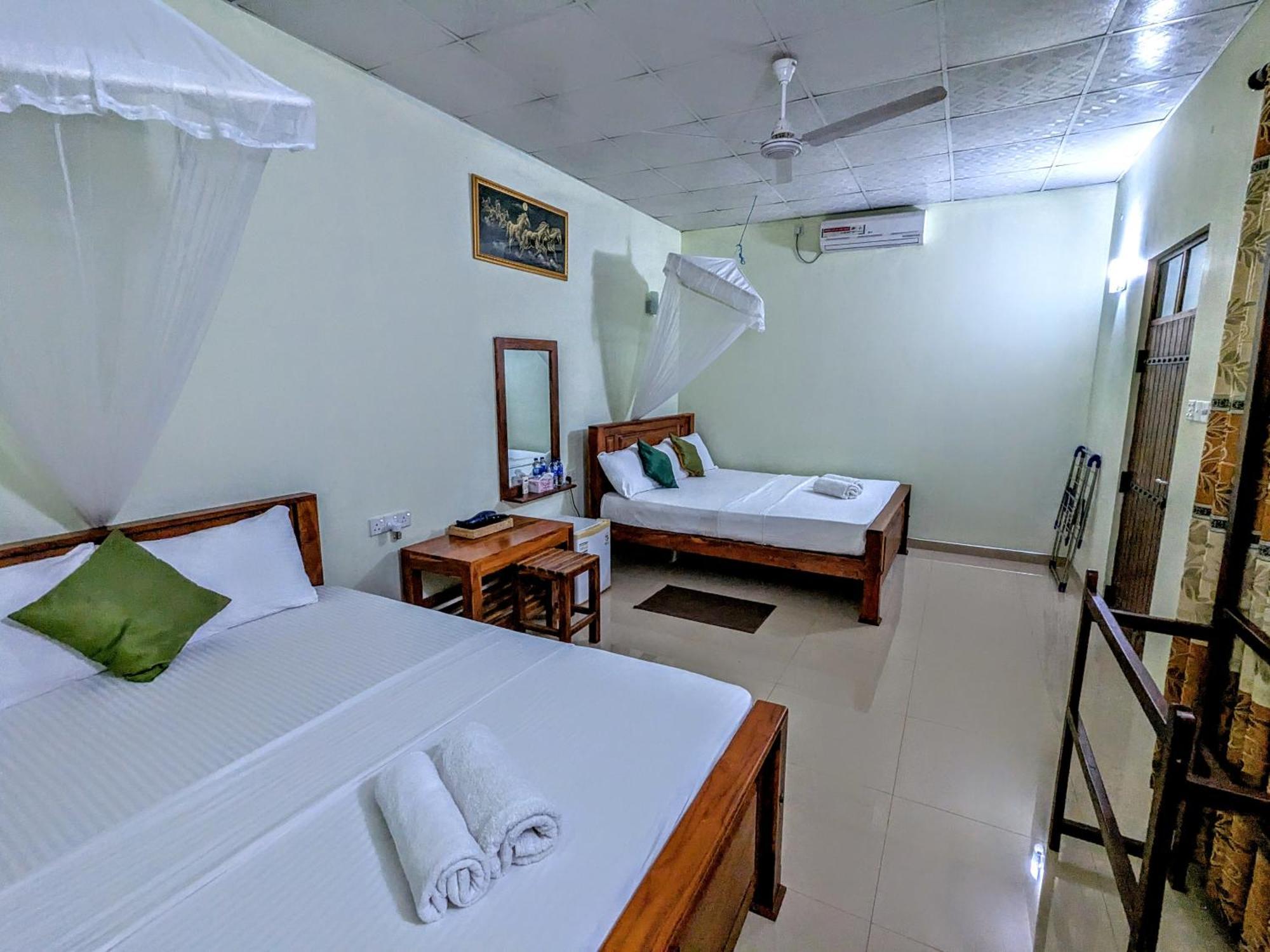 Hotel Walawa Blue Sapphire Udawalawe Exterior foto