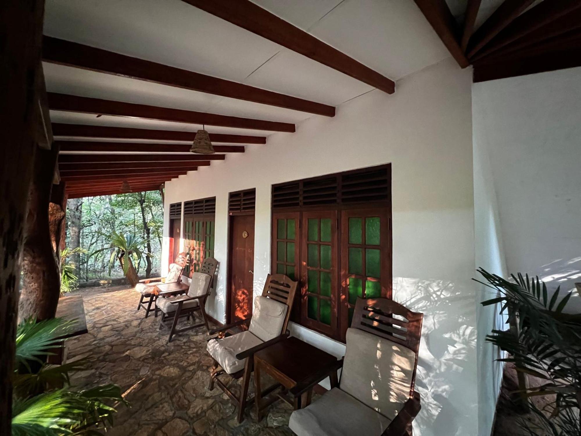 Hotel Walawa Blue Sapphire Udawalawe Exterior foto